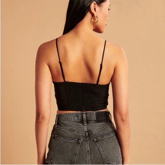 NWT A&F Black o-ring ruched crop top, Size Small - Picture 5 of 8